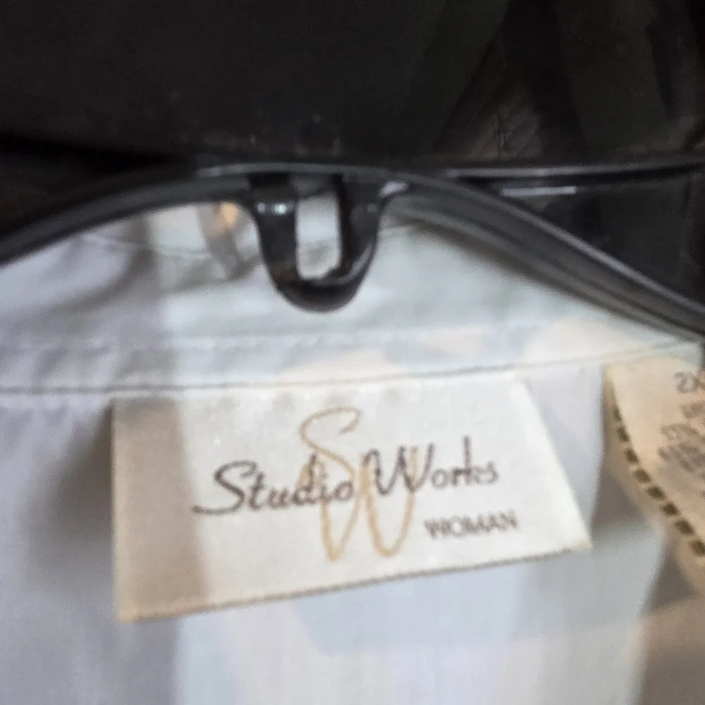 Vintage Y2K Studio Works White Floral Embroidered Shirt 2X
